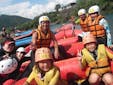 ボートの上で記念撮影！みんなで素敵な思い出を作る旅に出かけよう！