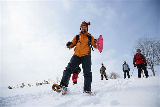 ゆっくりずむ北海道へようこそ！ふかふかの雪原をスノーシューで楽しみましょう！