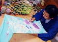 伝統工芸士による手描き友禅染の着物を着用いただけます。