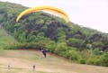 体験プランでは、スキー場の緩やかな斜面を利用して滑空します。広々としたスペースで安全です。