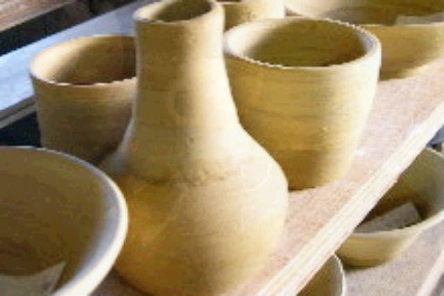 【佐賀県・有田町・陶芸体験】気軽に器を創作！手びねり体験！
