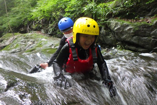 【群馬・利根川・キャニオニング】ダイレクトな水流が気持ちいい！キャニオニング体験