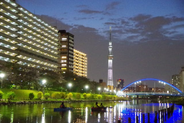 スカイツリーの夜景を楽しむ！　東京ナイトカヤックツアー 　♪平日1名様から大歓迎です。　ソロ活女子にもおすすめです。