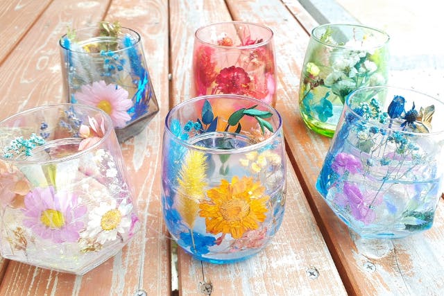 【三重・鈴鹿・手作りキャンドル】自家製花材は約300種類！透明でカラフルなジェルキャンドル体験！