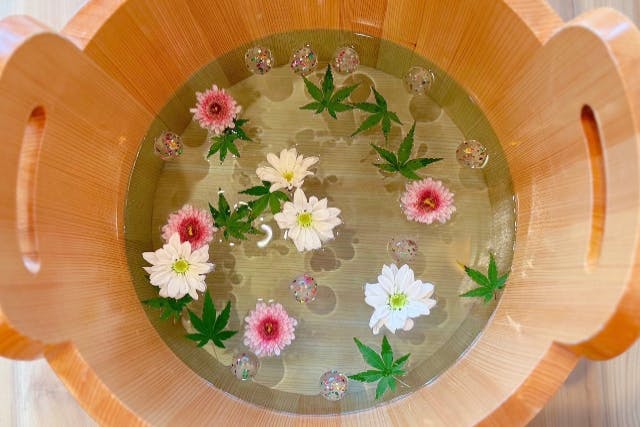 【京都・嵐山・足湯】＜夏季限定＞冷たい足湯！インスタ映え間違いなし！癒しと清涼感をお届け