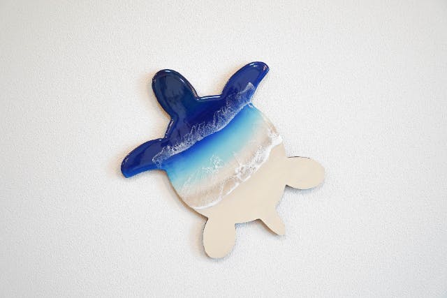【沖縄・宮古島・レジンアート製作体験】海亀（大）製作！宮古島最大のレジンアート工房がオープン！空港から車で5分！プロの講師がサポートします。
