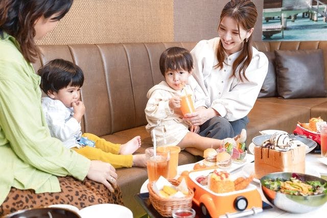 【3時間・最安値】家族で遊べる室内キッズパーク！ソフトドリンク飲み放題、ポップコーン・アイス食べ放題